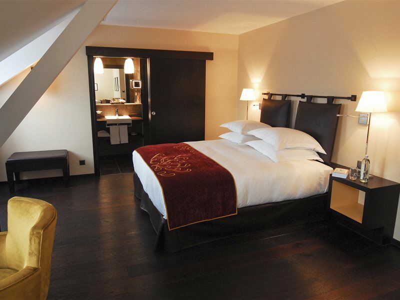 Eastwest Hotel 4*