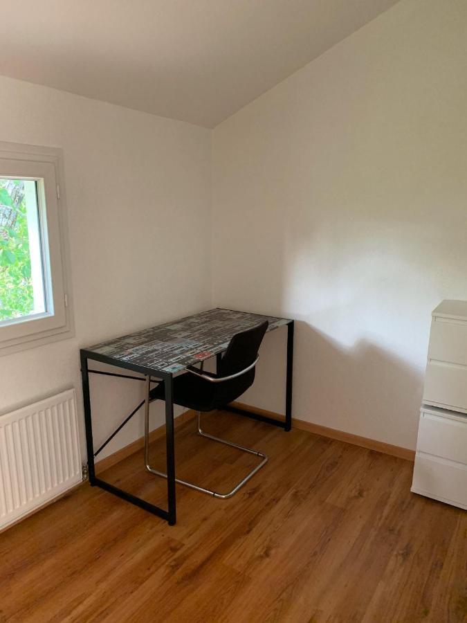 Le Grand-saconnex Guesthouse, 5 Min Walk To Airport Genève