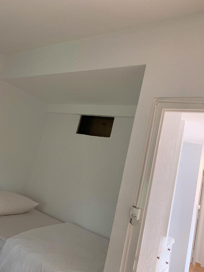 Le Grand-saconnex Guesthouse, 5 Min Walk To Airport Appart hôtel *