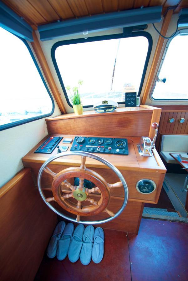Homeboat-bateau 4* Genève