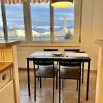 Beautiful Park View Apartment Next To Un