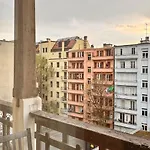 Charming Apartment Near Jet