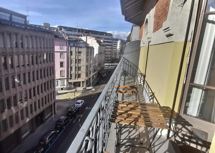P&R 2, 2 Bedroom, Close To Center, Plainpalais