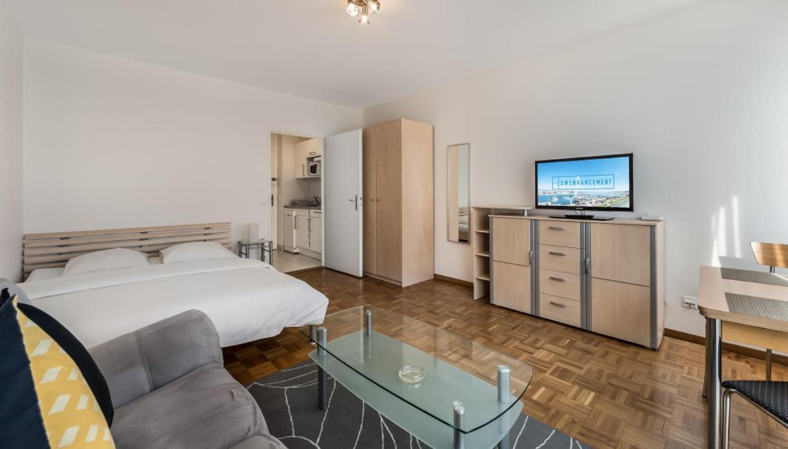 Athenee 40 By Homenhancement * Geneva