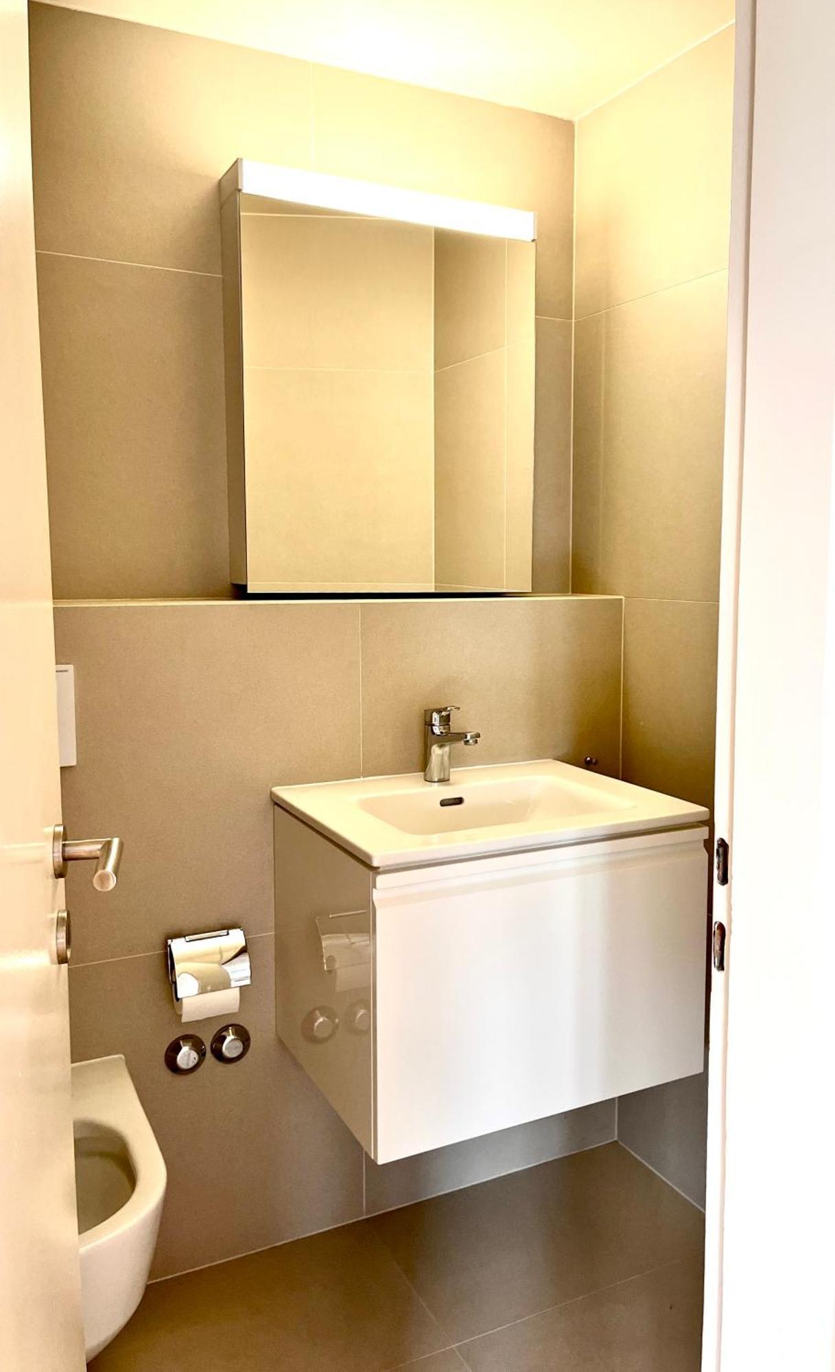 Appartement Luxury Studio Near Un & Train Station