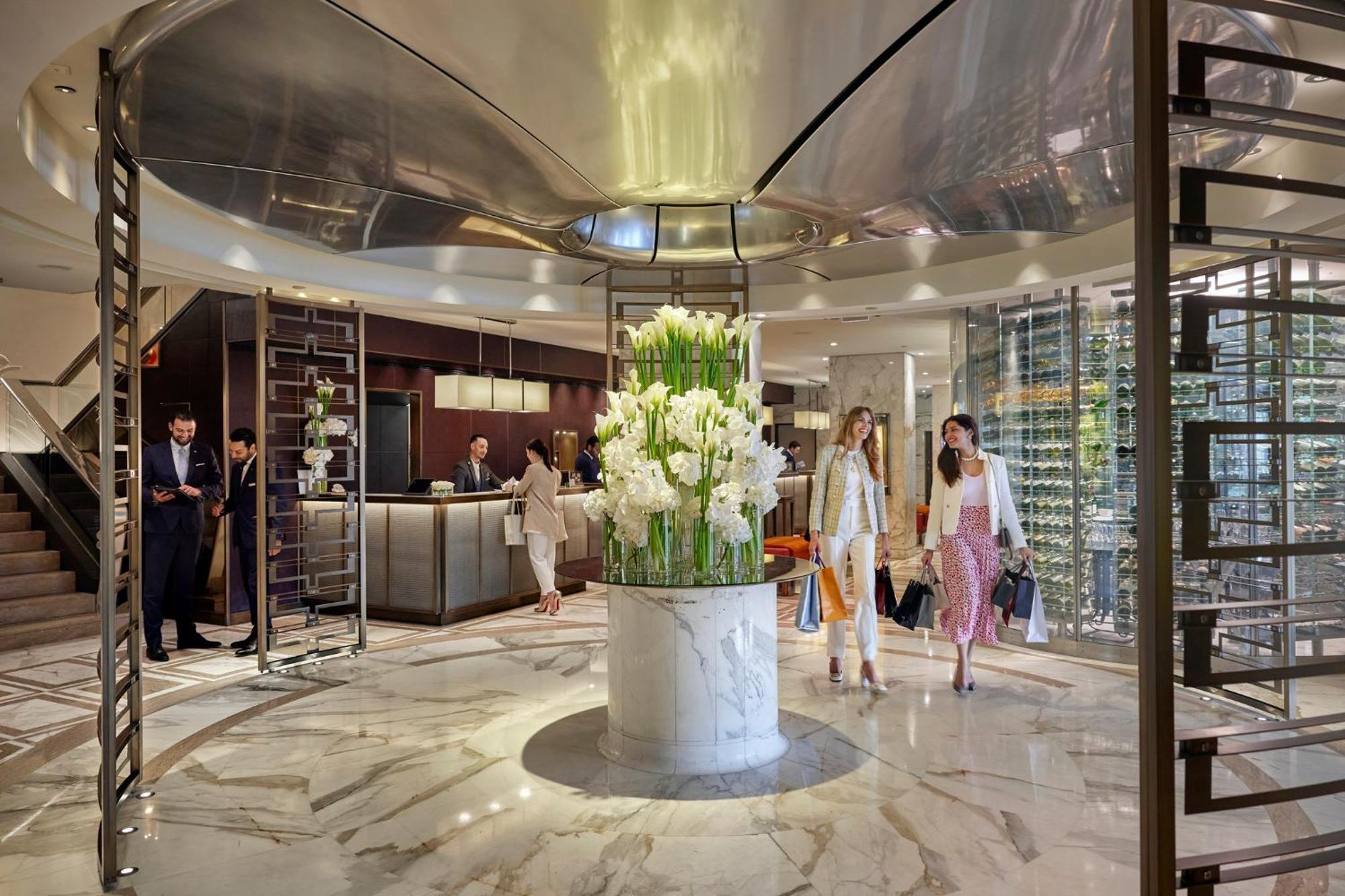 Mandarin Oriental, Hotel
