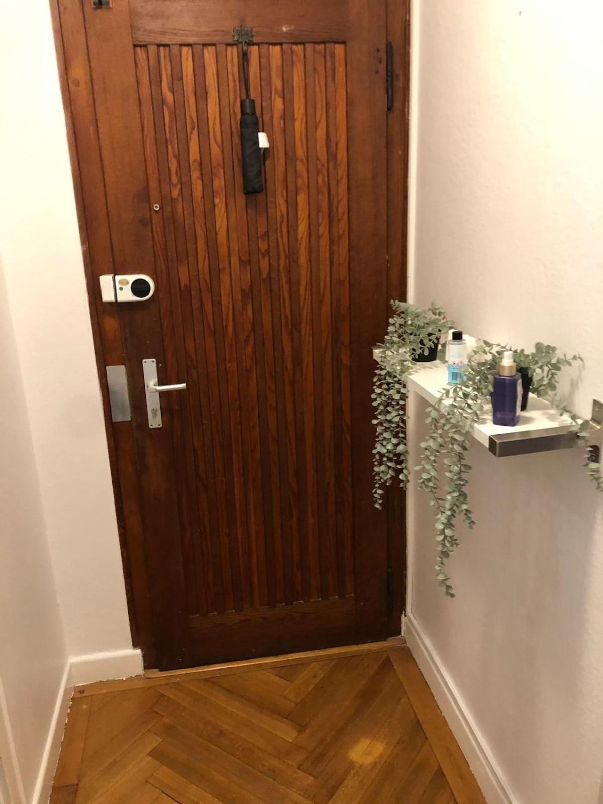 Amazing In Apartment *