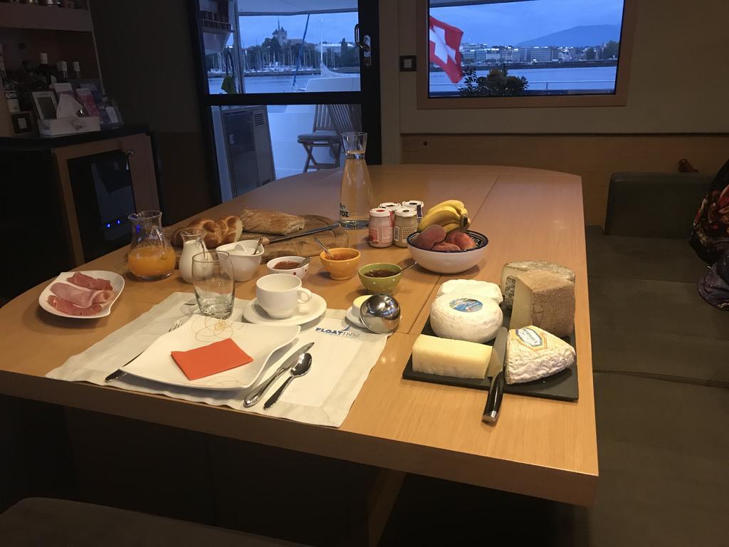Floatinn Boat-bnb 3*