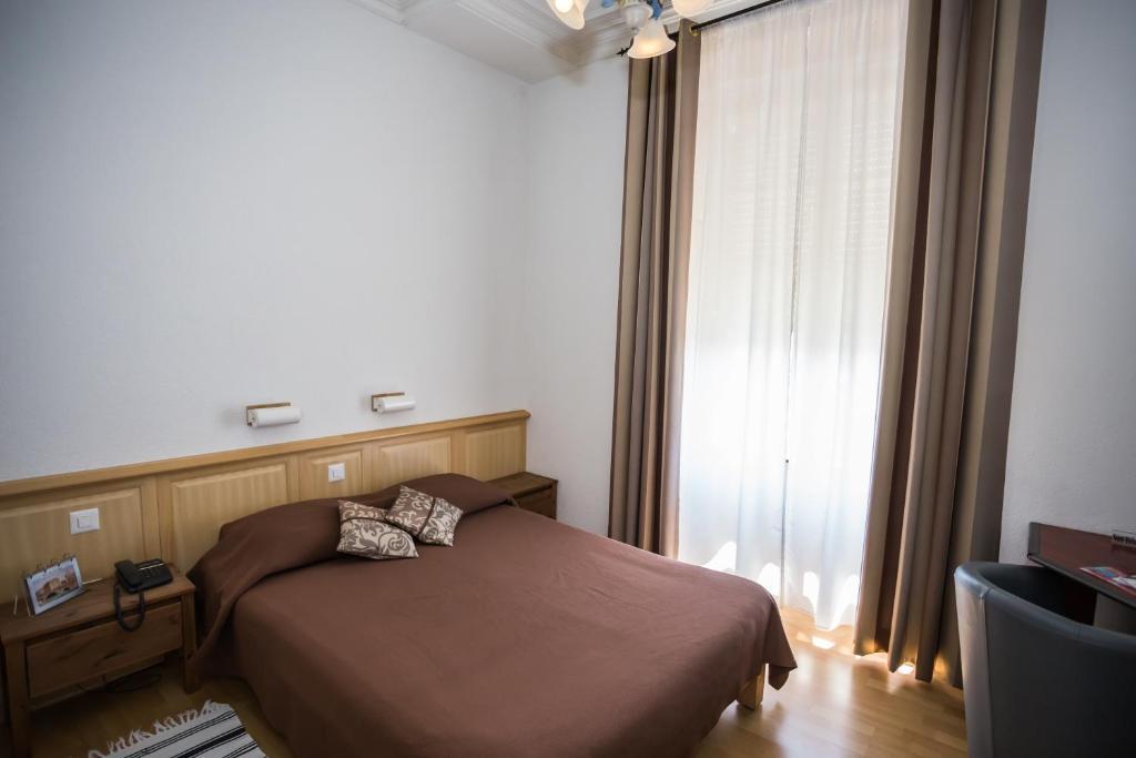 Des Tourelles Hotel 2*