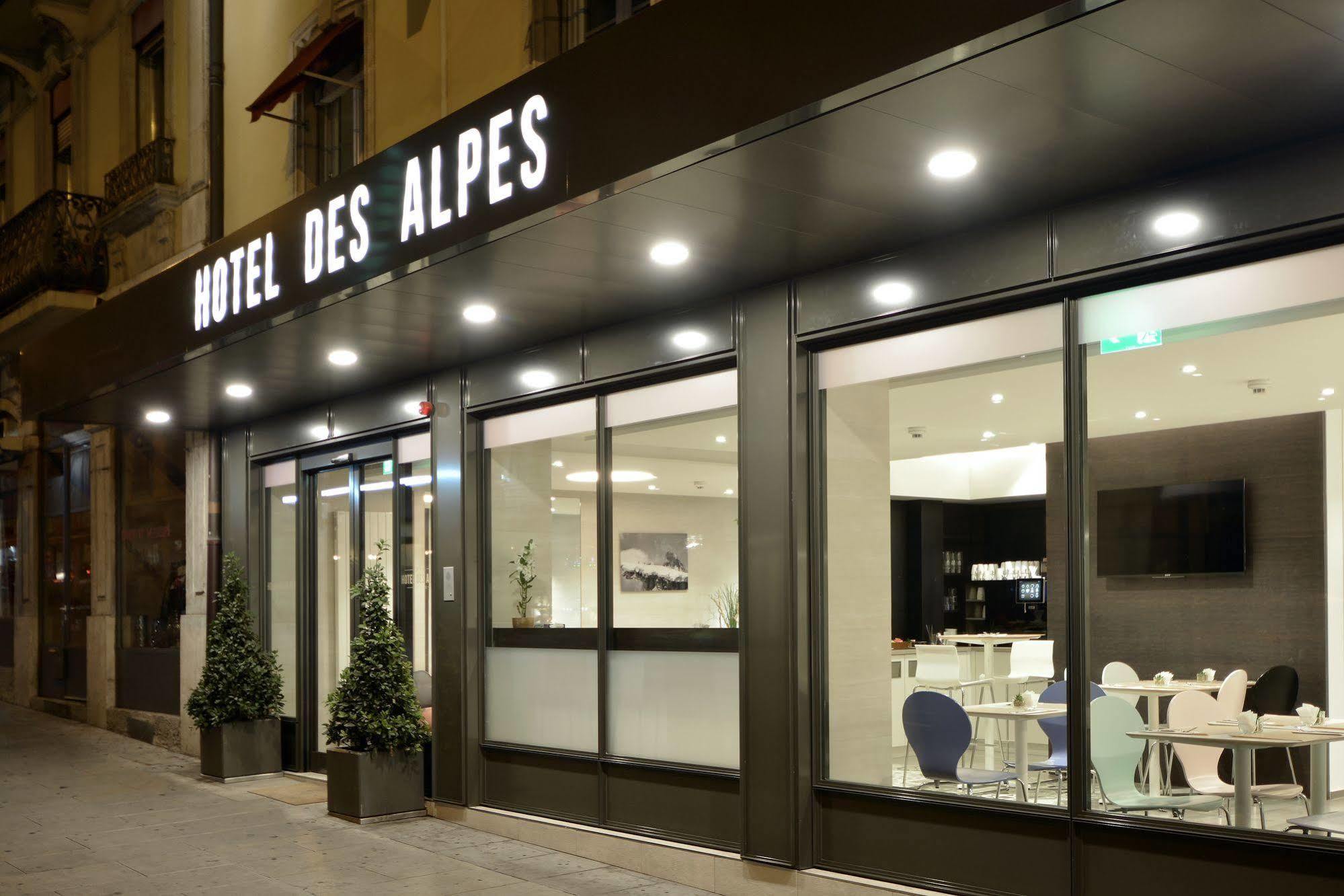 Des Alpes 3*