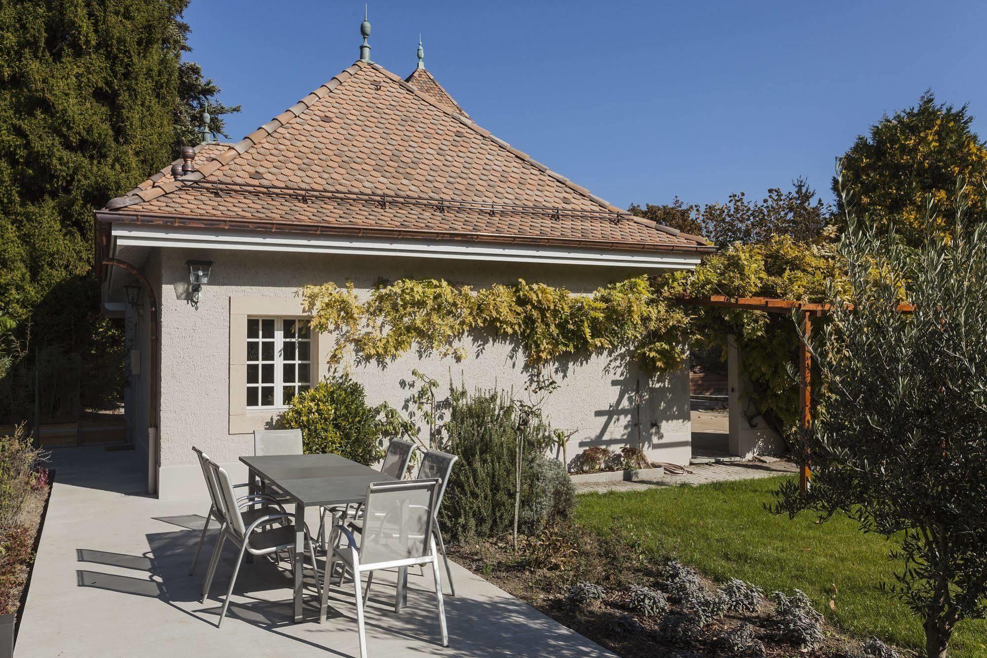 Le Jour Et La Nuit Bed & Breakfast Geneva