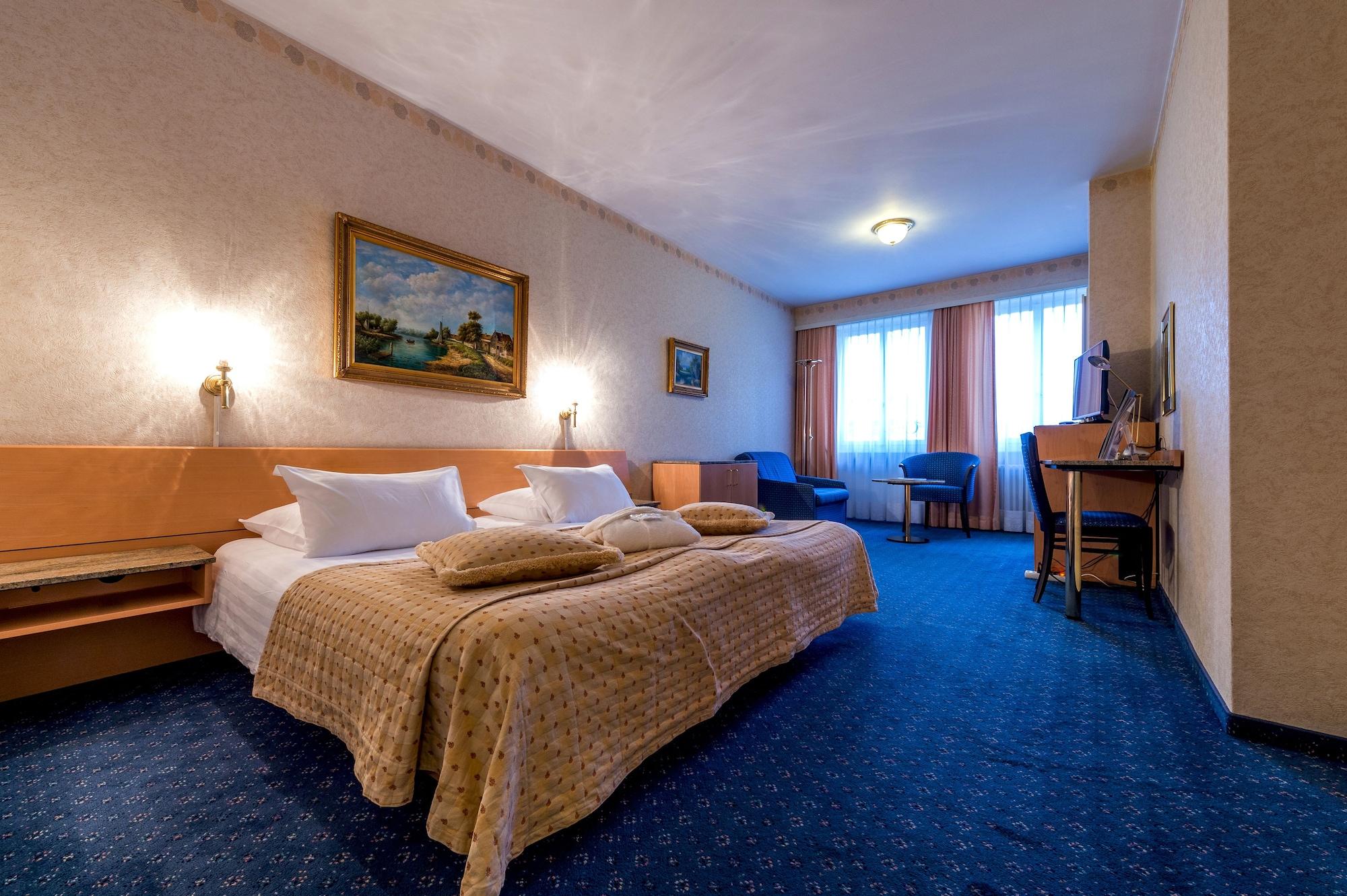 Century Hotel