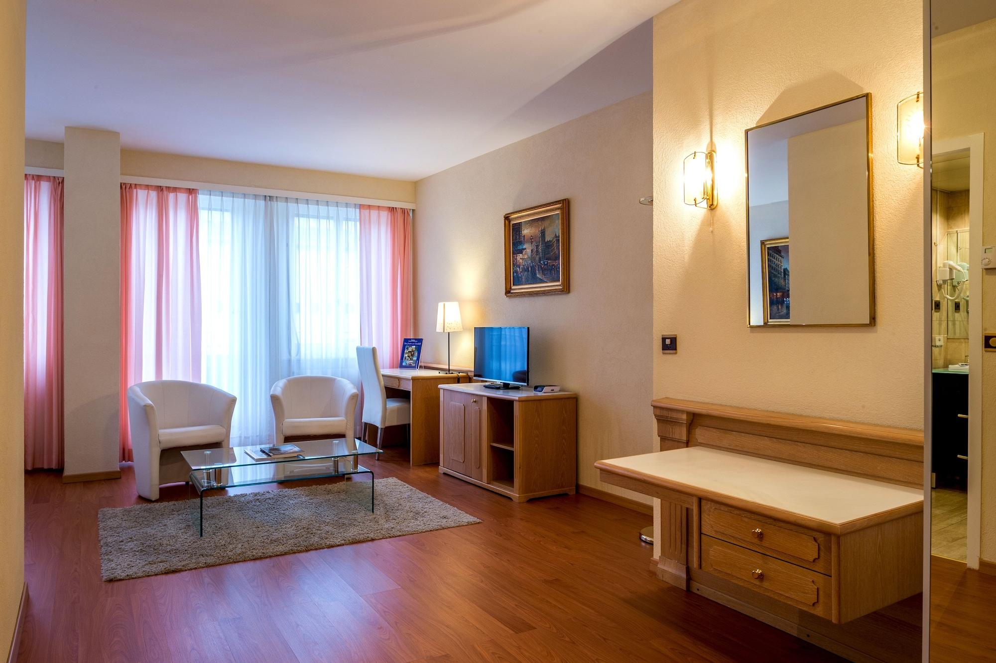 Hotel Century 4*