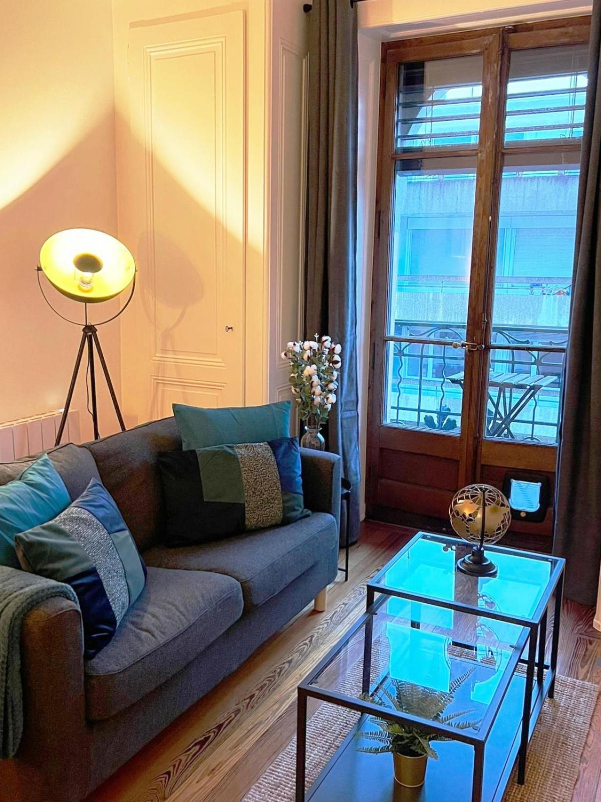 Pr 2 Bedroom, Plainpalais Appartement *