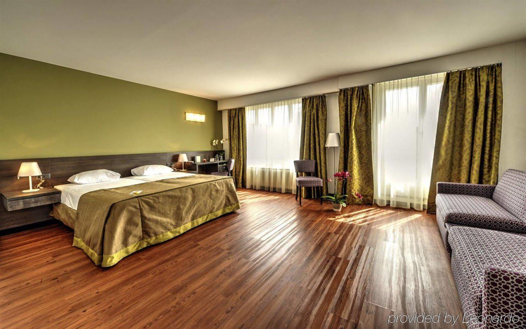 Montana Hotel