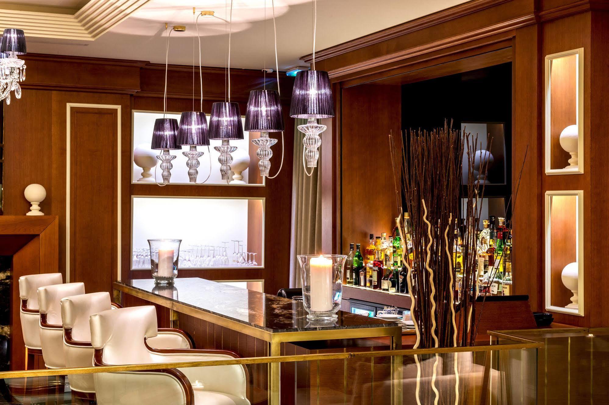 Hotel Century 4*