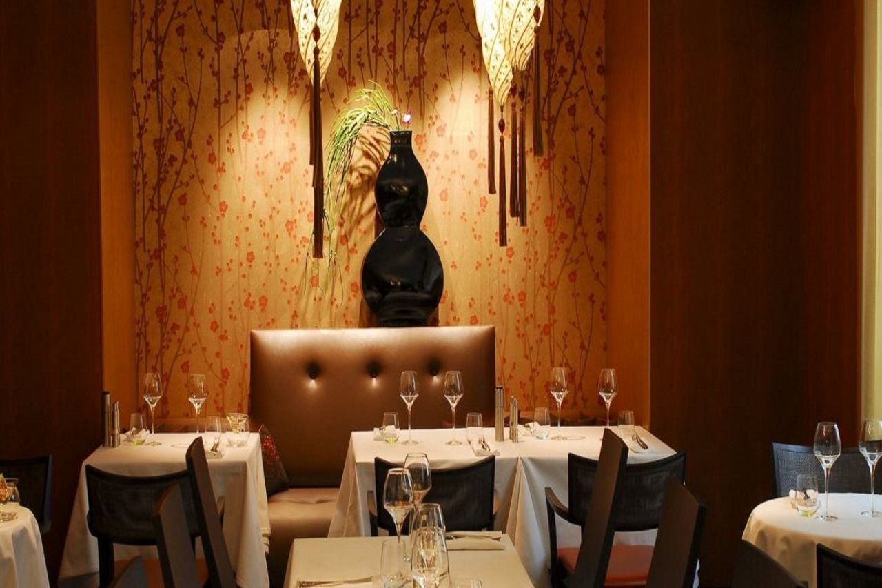 Eastwest By Malone Hotel 4*